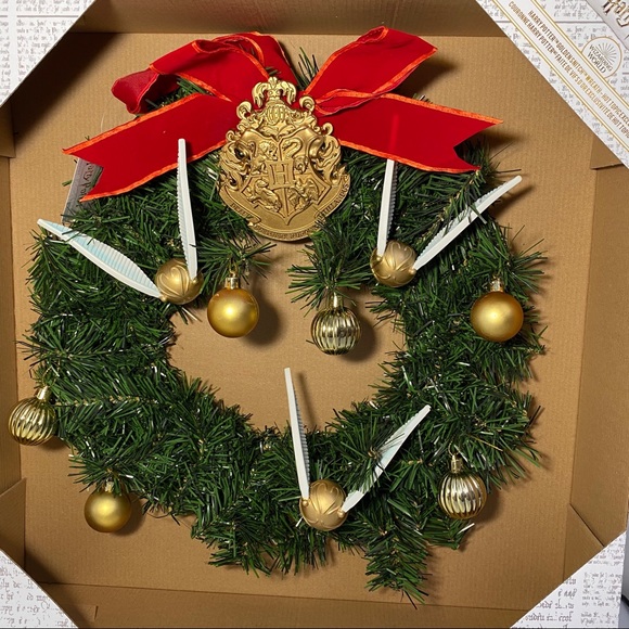 🎄 Wreath 18” Harry Potter Hogwarts Crest Snitch - Picture 3 of 8